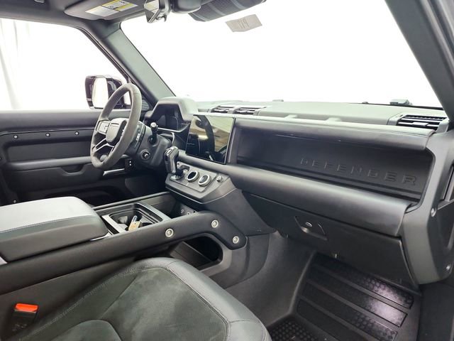 Used 2023 Land Rover Defender 110 image 17