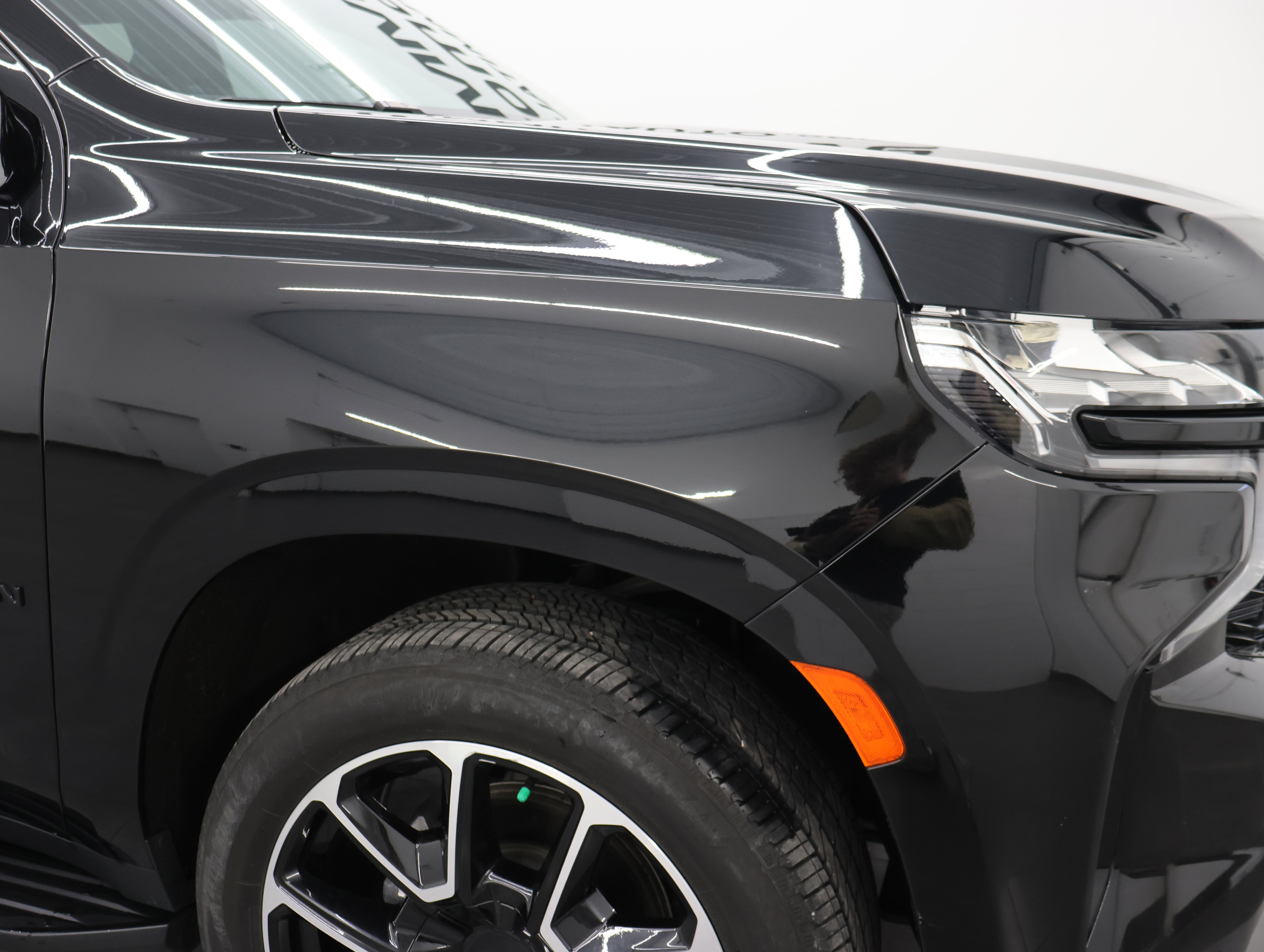 Used 2023 Chevrolet Suburban RST w/ Luxury Package AWD/4WD image 30