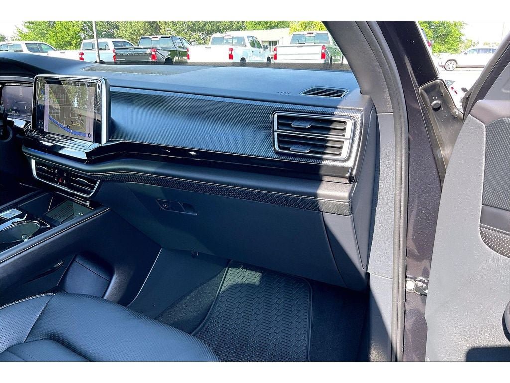 Used 2025 Volkswagen Atlas Cross Sport SEL R-Line AWD/4WD image 18