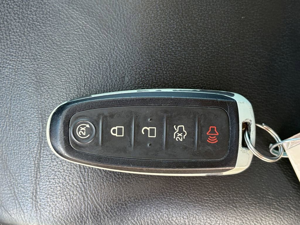 Used 2017 Ford Escape Titanium image 30