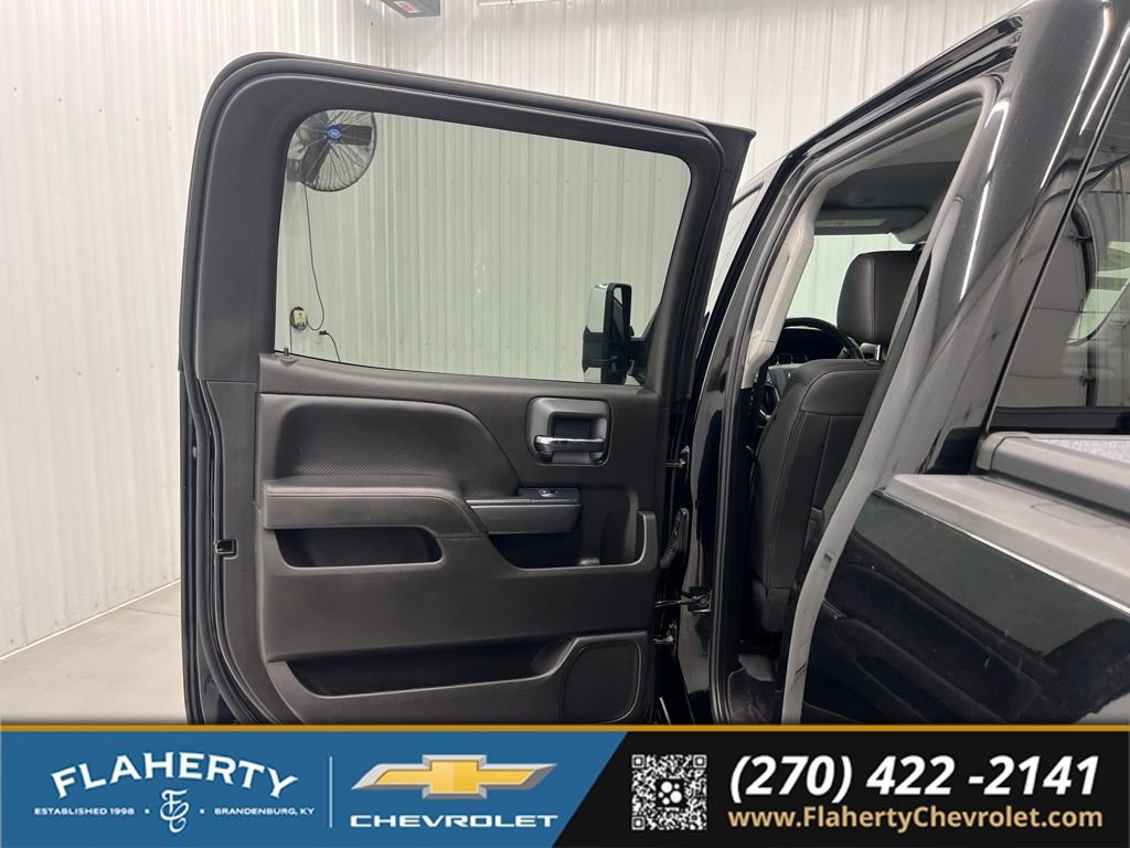 Used 2018 GMC Sierra 2500 SLT w/ Duramax Plus Package AWD/4WD image 10