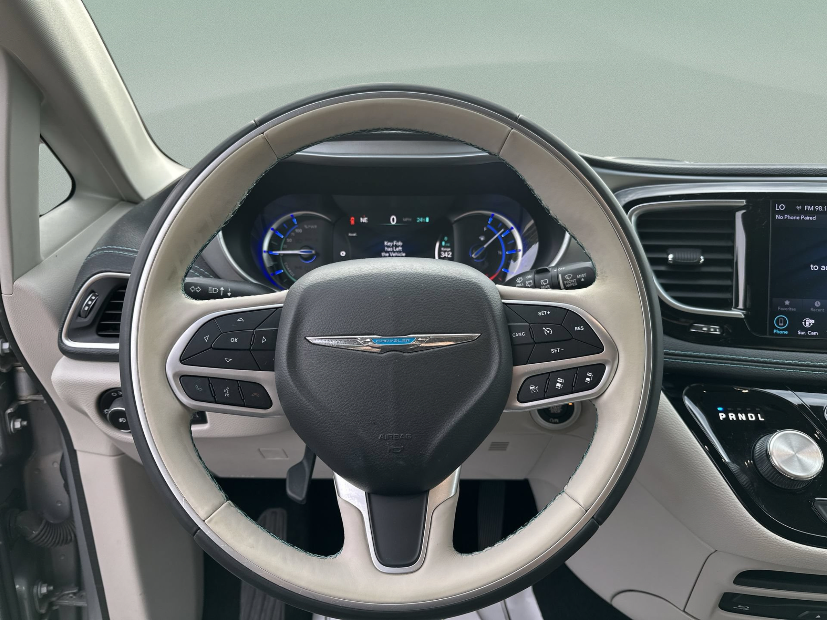 Used 2018 Chrysler Pacifica Limited w/ Advanced Safetytec Group FWD image 11