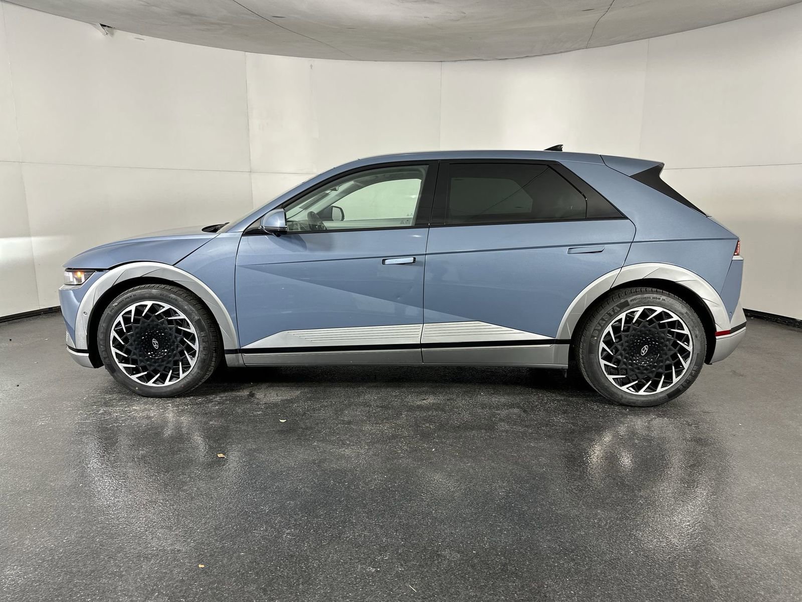 Used 2023 Hyundai Ioniq 5 Limited image 6