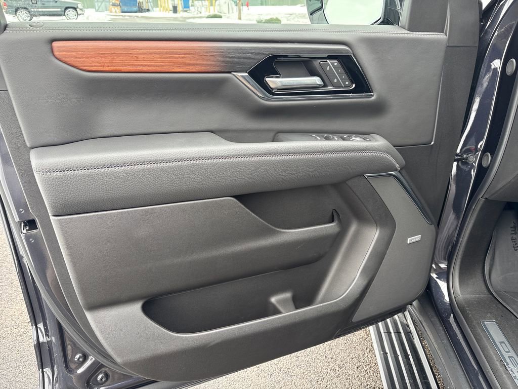 New 2026 GMC Yukon XL Denali w/ Sun & Power Step Package image 17