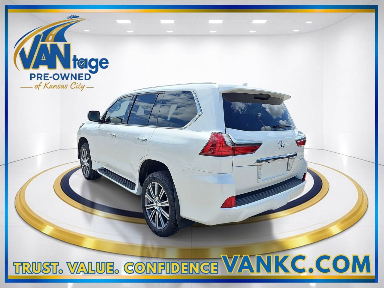 Used 2016 Lexus LX 570 4WD w/ Luxury Package image 9