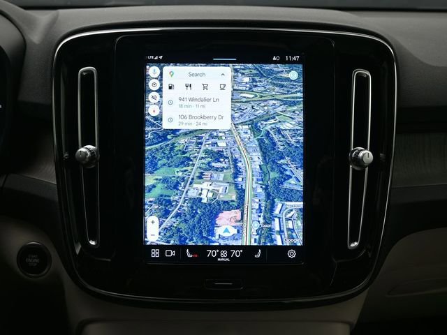 Used 2023 Volvo XC40 B5 Plus w/ Protection Package Premier image 14