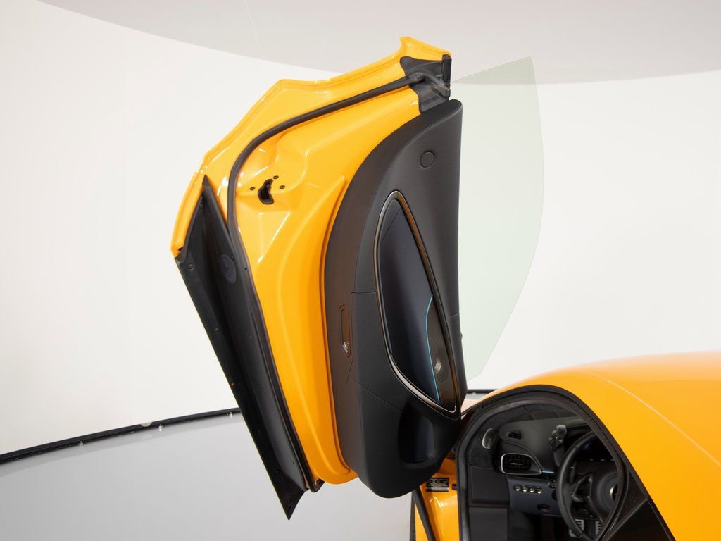 Used 2023 McLaren Artura image 10