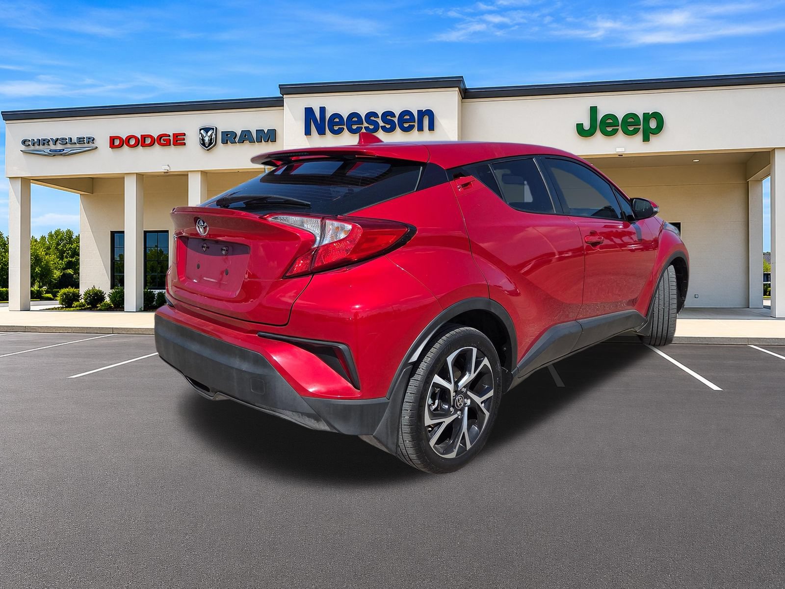 Used 2022 Toyota C-HR XLE FWD image 7