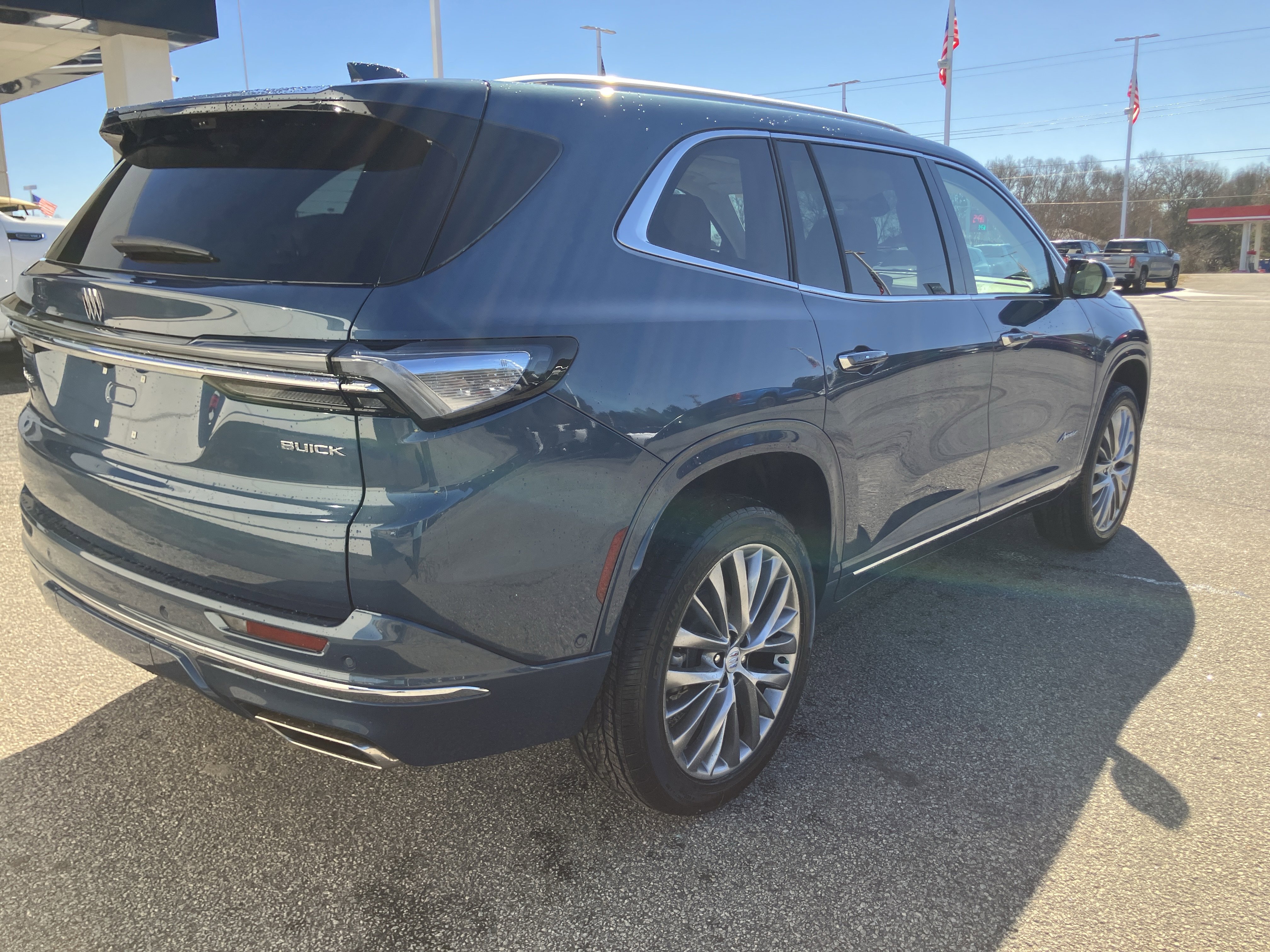 New 2026 Buick Enclave Avenir w/ Super Cruise Package image 9