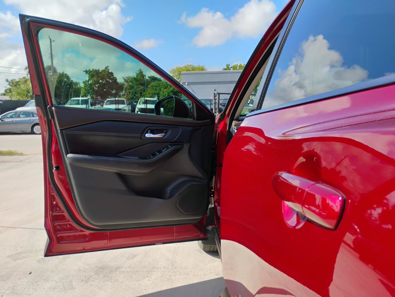 Used 2023 Nissan Rogue SV w/ SV Premium B Package FWD image 43