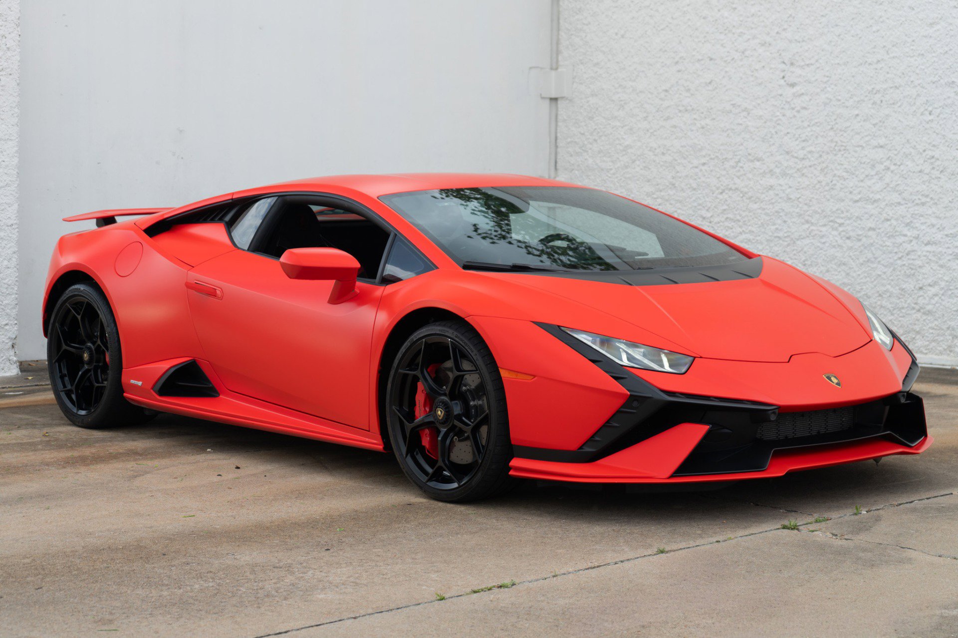 Used 2023 Lamborghini Huracan Tecnica image 2