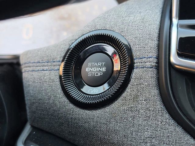 Certified 2024 Jeep Compass Latitude image 19