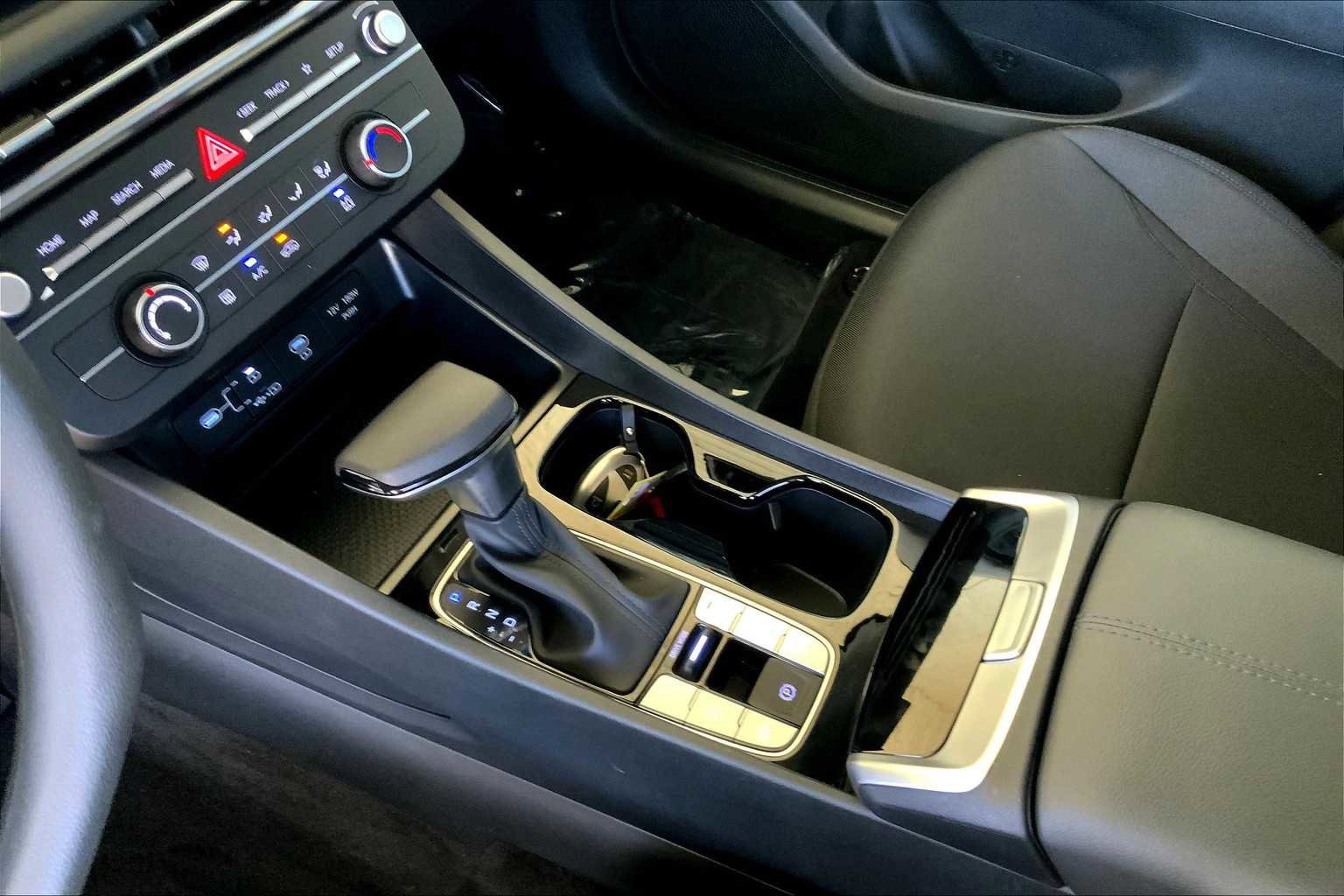 Used 2025 Hyundai Tucson SE image 29