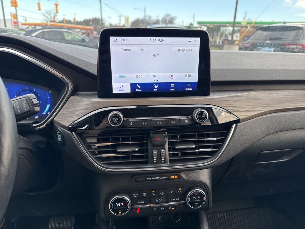 Used 2020 Ford Escape Titanium image 11