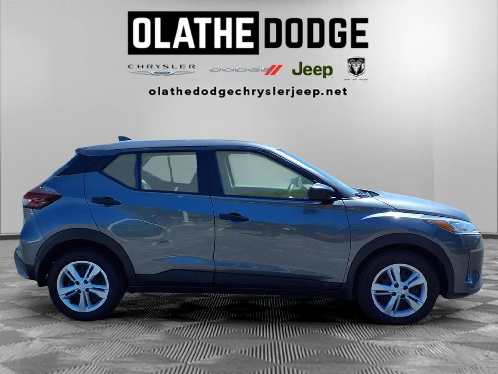 Used 2025 Nissan Kicks Play S FWD image 28