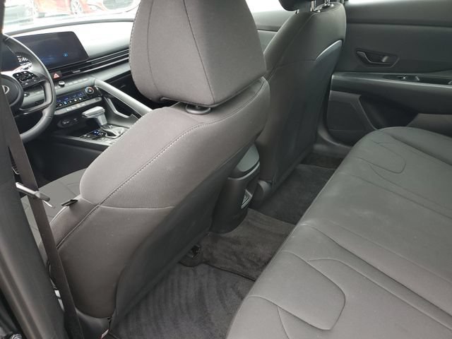 Certified 2025 Hyundai Elantra SEL FWD image 13