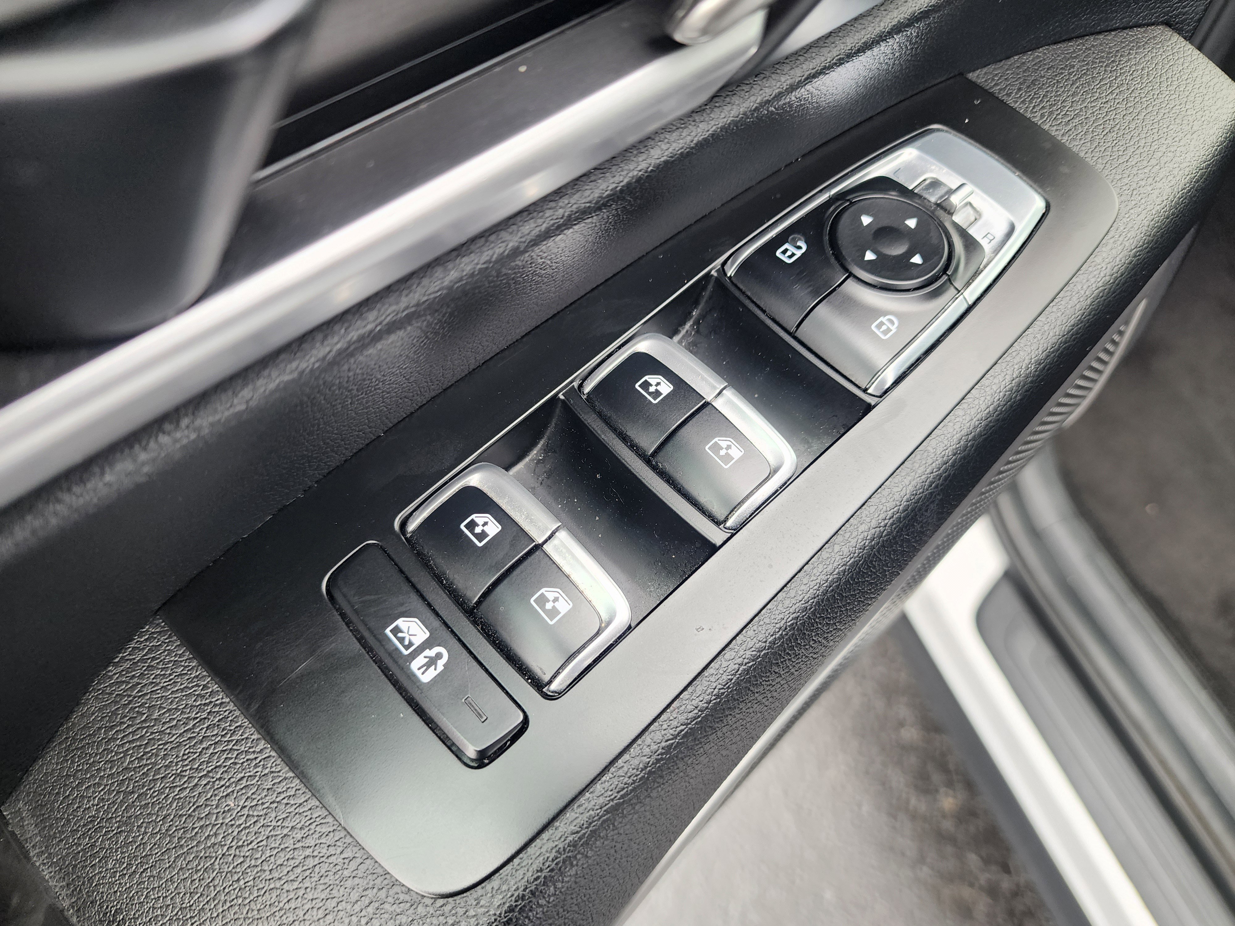 Used 2024 Kia Telluride LX image 23