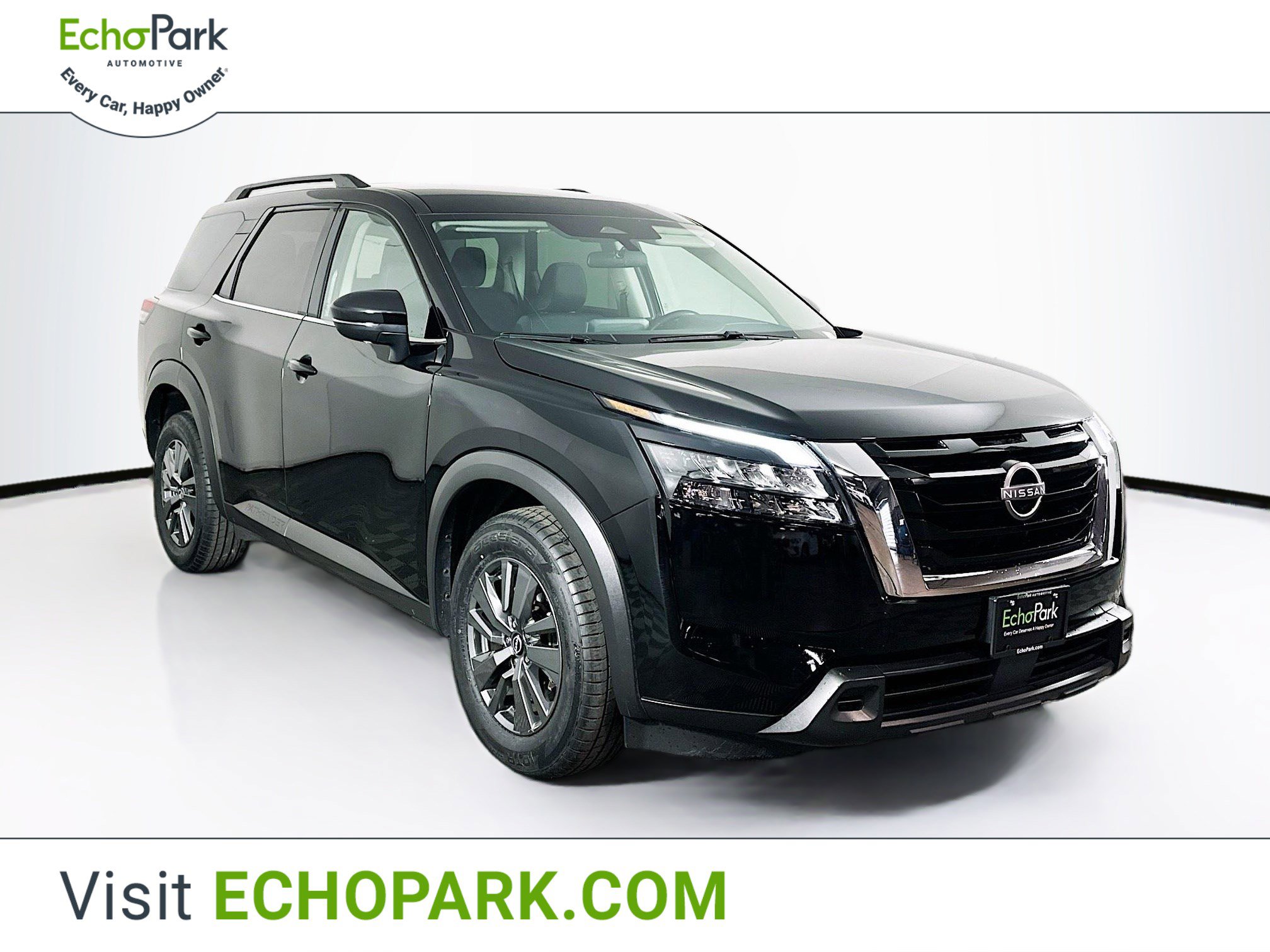 Used 2024 Nissan Pathfinder SV