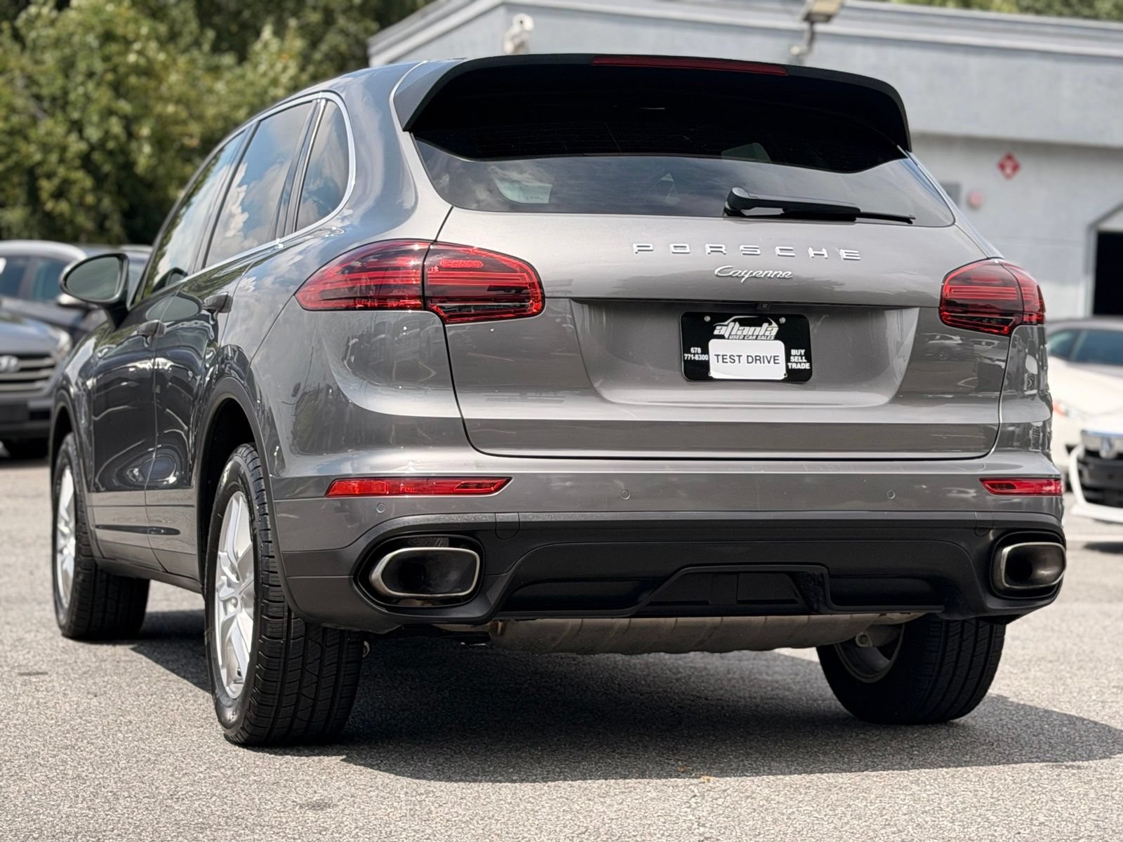 Used 2017 Porsche Cayenne AWD/4WD image 3