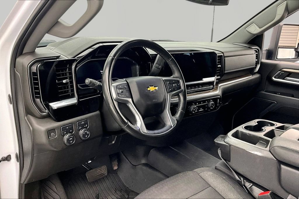 Used 2024 Chevrolet Silverado 2500 LT AWD/4WD image 14