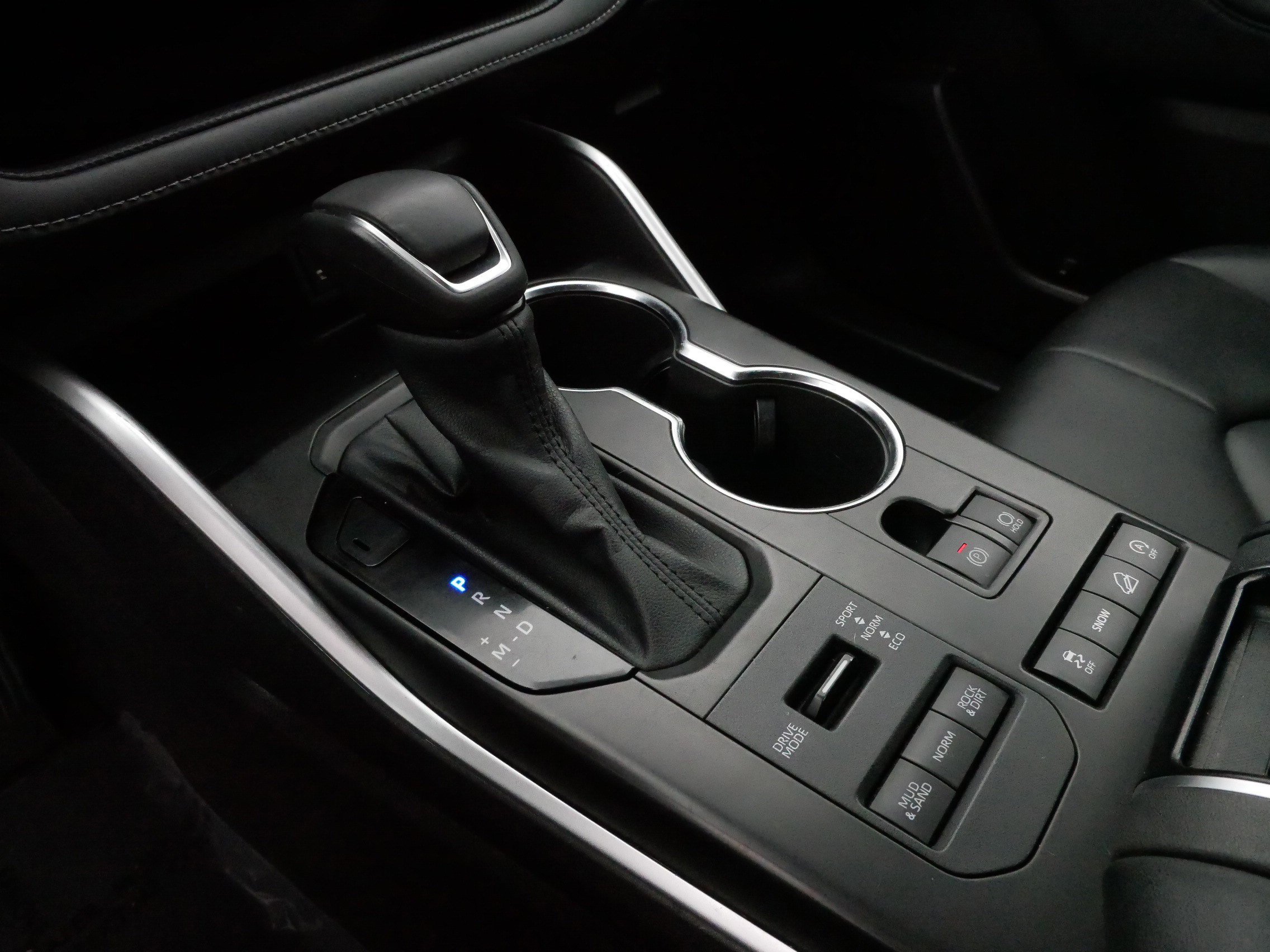 Used 2022 Toyota Highlander XLE image 24