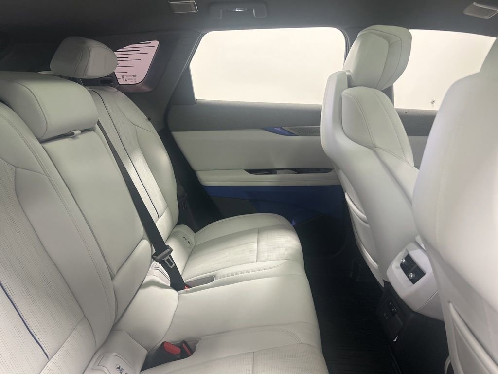 Used 2026 Cadillac Optiq Luxury 2 image 19