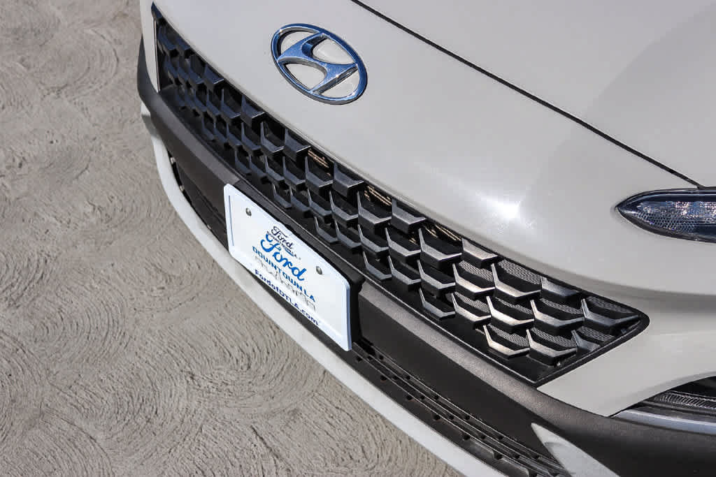 Used 2023 Hyundai Kona SEL AWD/4WD image 8