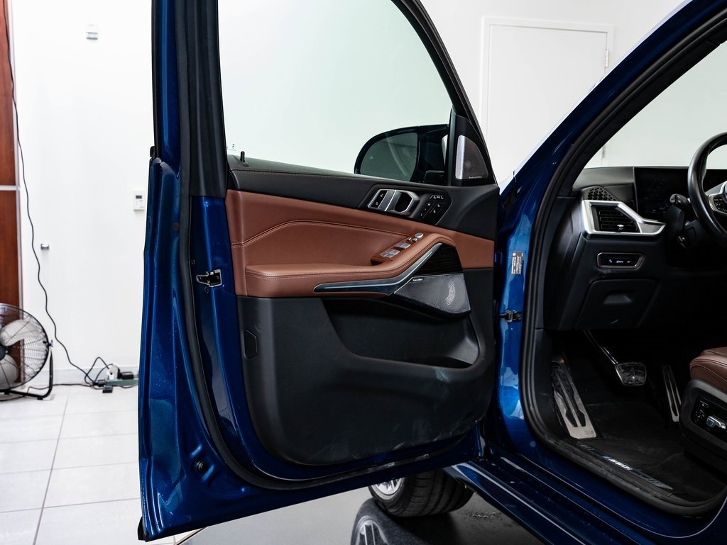 Used 2024 BMW X7 M60i w/ Executive Package image 29
