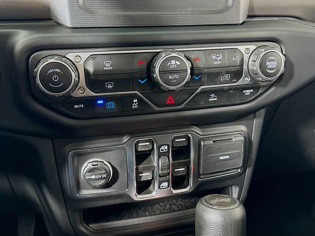 Used 2023 Jeep Wrangler Unlimited AWD/4WD image 19