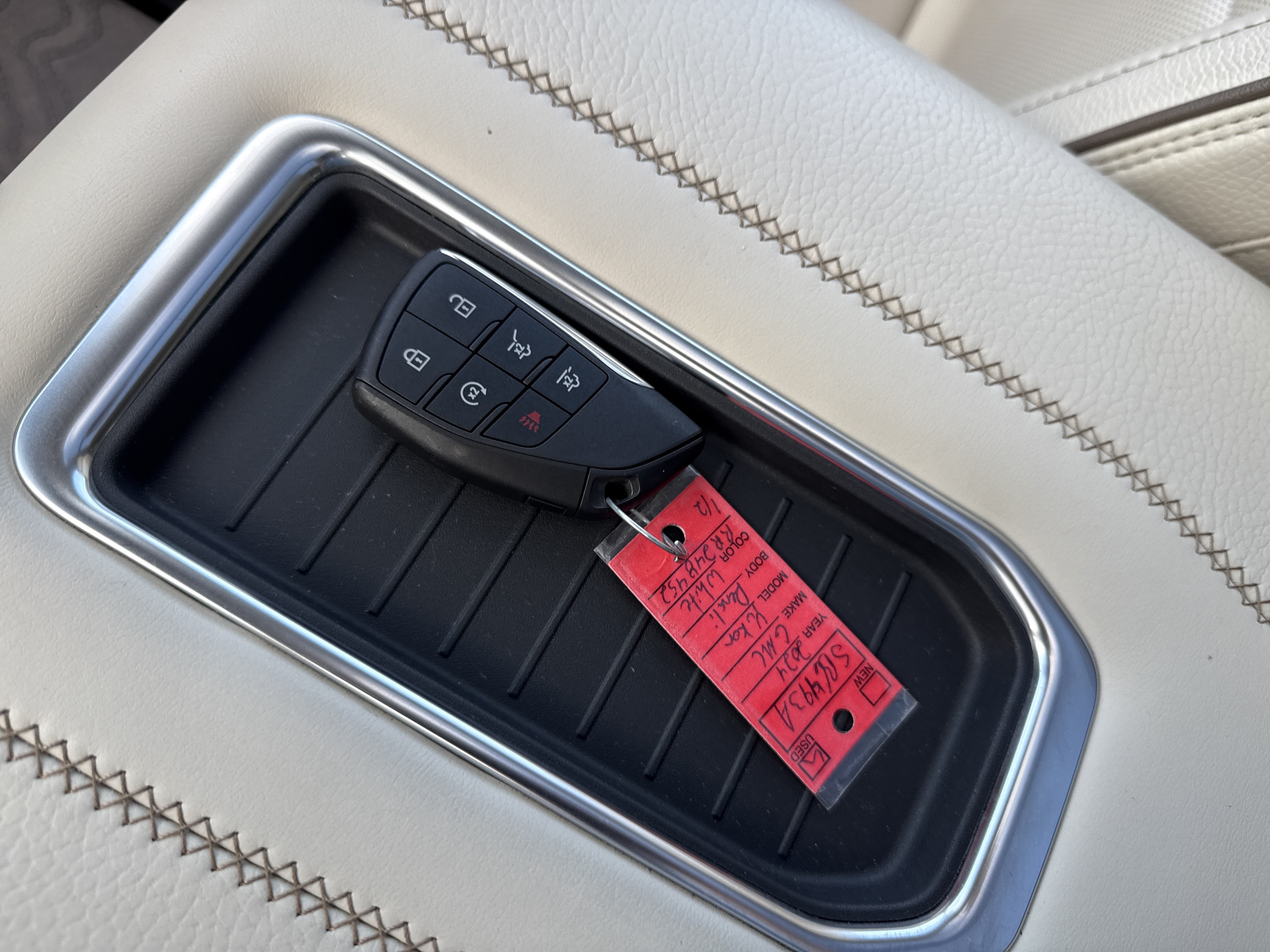Used 2024 GMC Yukon Denali w/ Denali Reserve Package AWD/4WD image 31