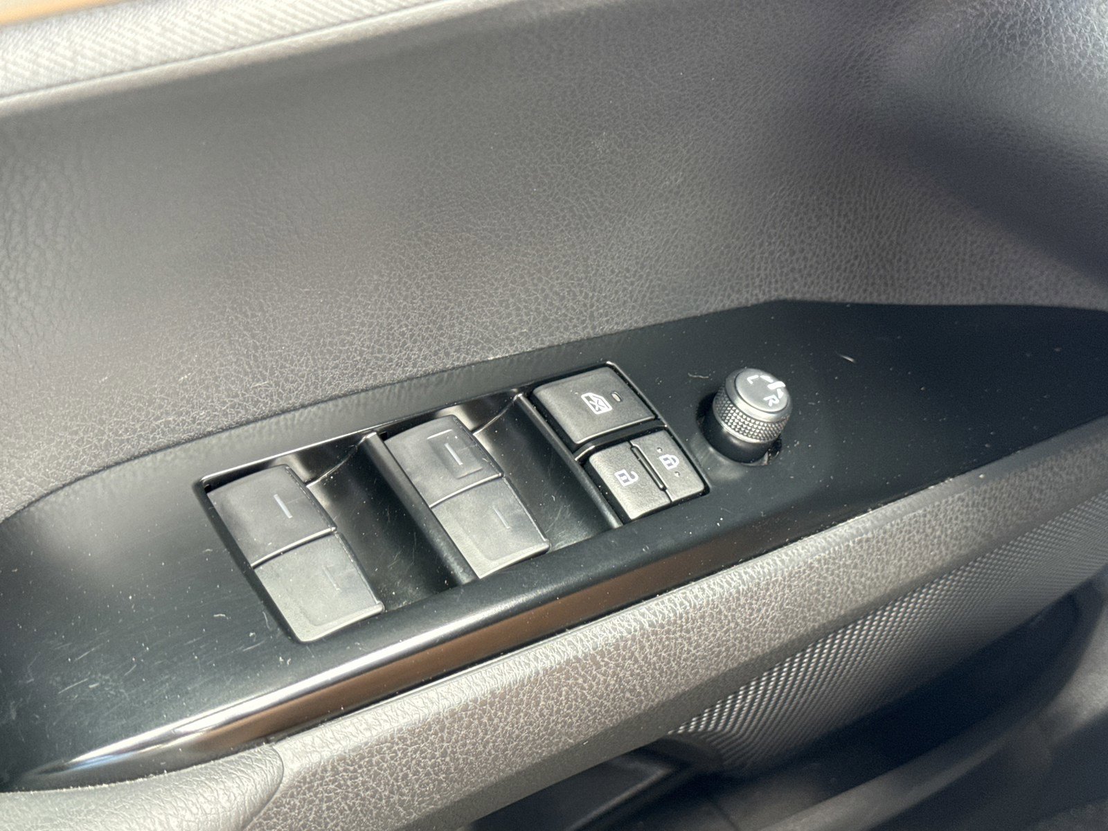 Used 2025 Toyota Camry LE FWD image 16