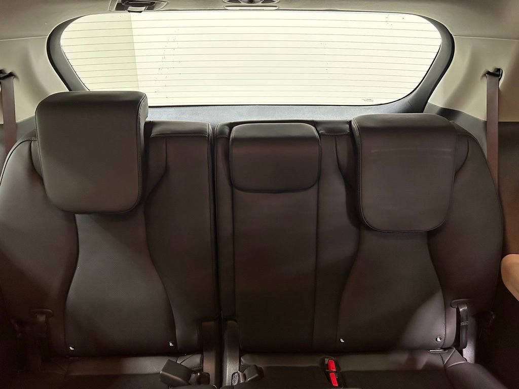 Used 2024 Kia Carnival EX FWD image 31