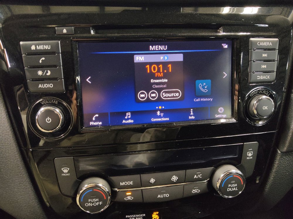 Used 2019 Nissan Rogue SV FWD image 25