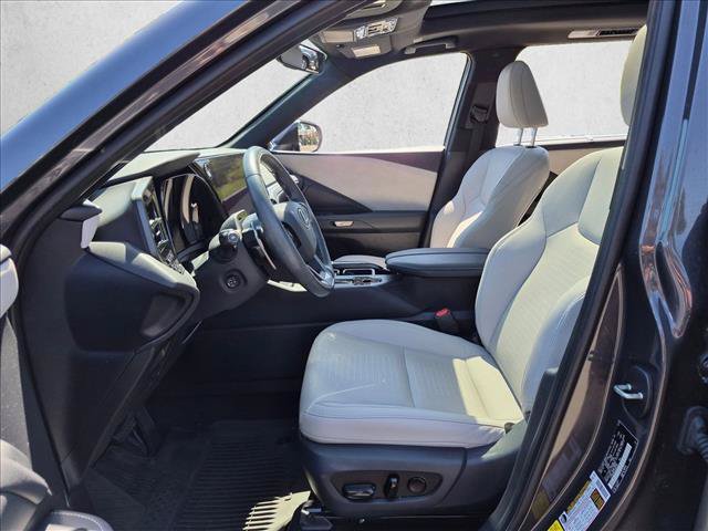Used 2025 Lexus TX 350 AWD w/ Captains Chair Package image 11