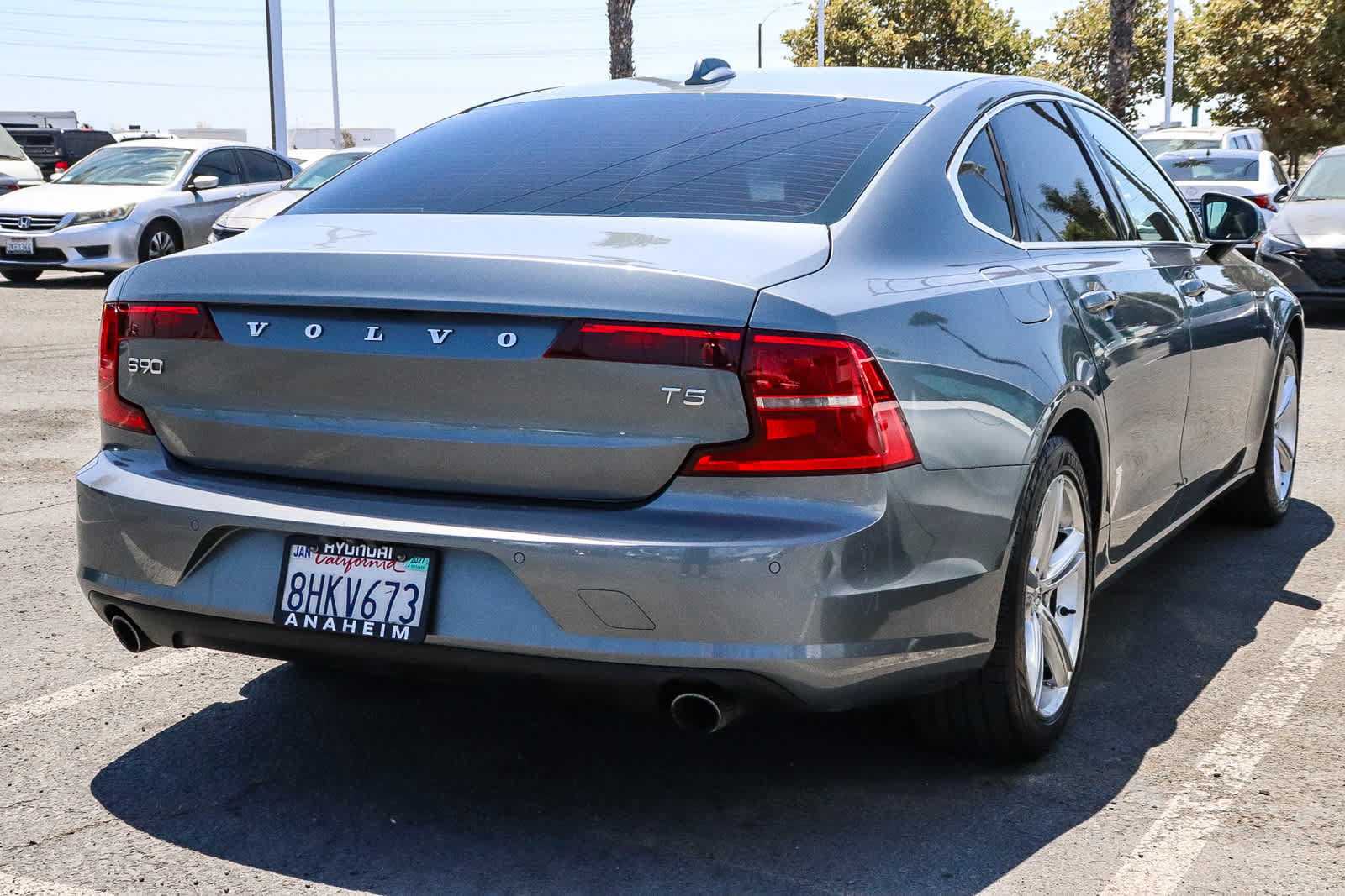Used 2017 Volvo S90 T5 Momentum w/ Vision Package FWD image 11