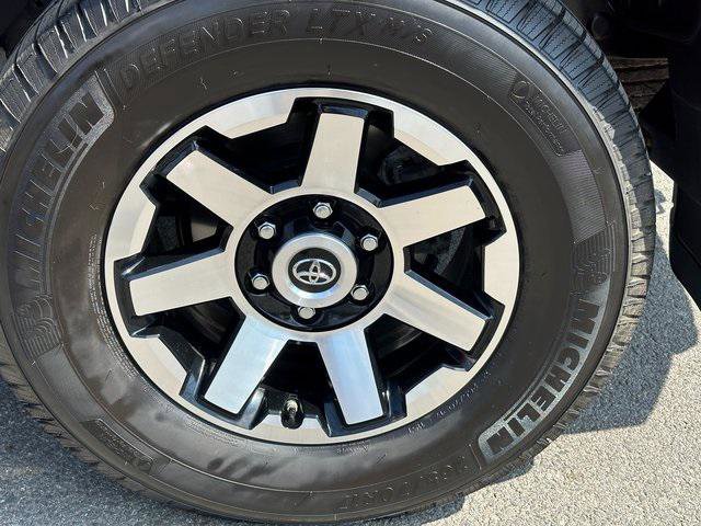 Certified 2020 Toyota 4Runner TRD Off-Road Premium w/ Moonroof Package image 35