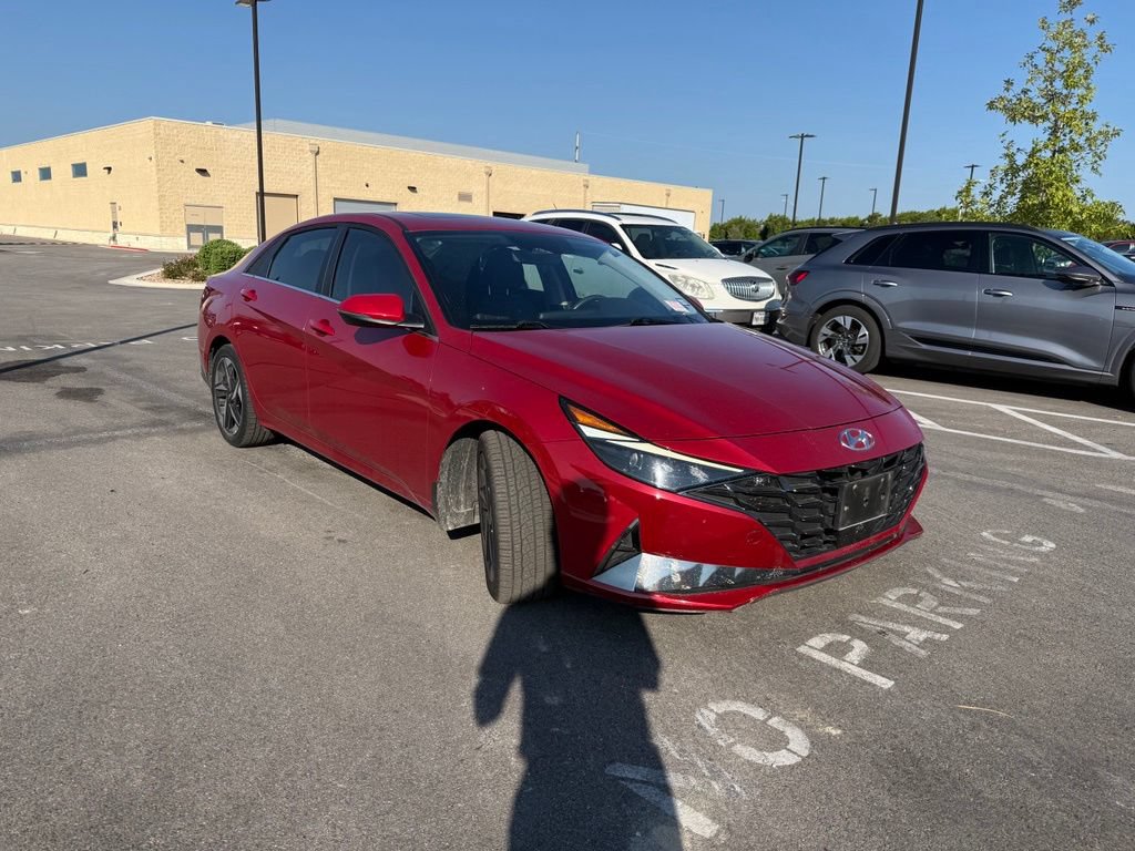 Used 2022 Hyundai Elantra Limited FWD image 3