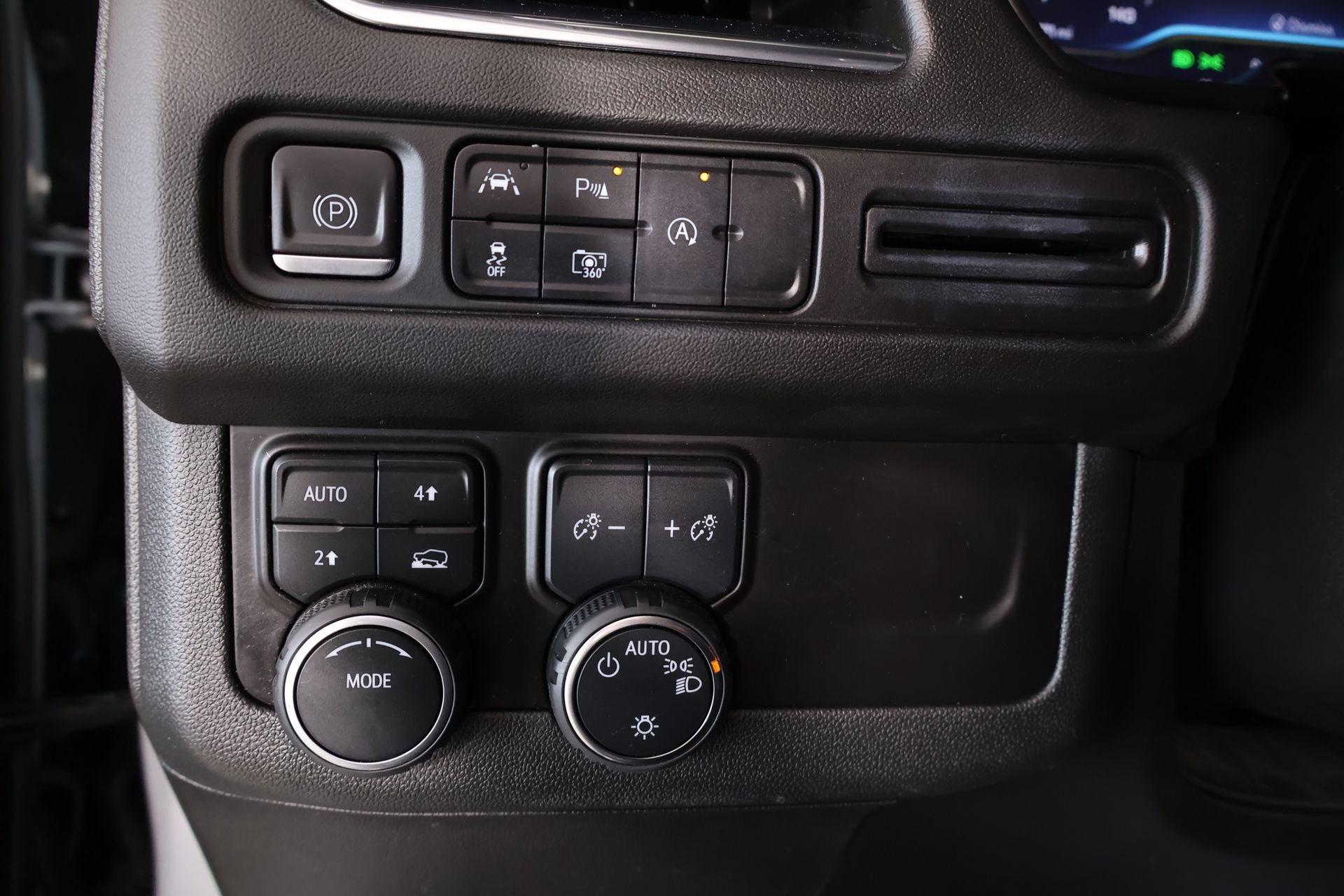 Used 2023 Chevrolet Tahoe LT w/ Luxury Package image 8