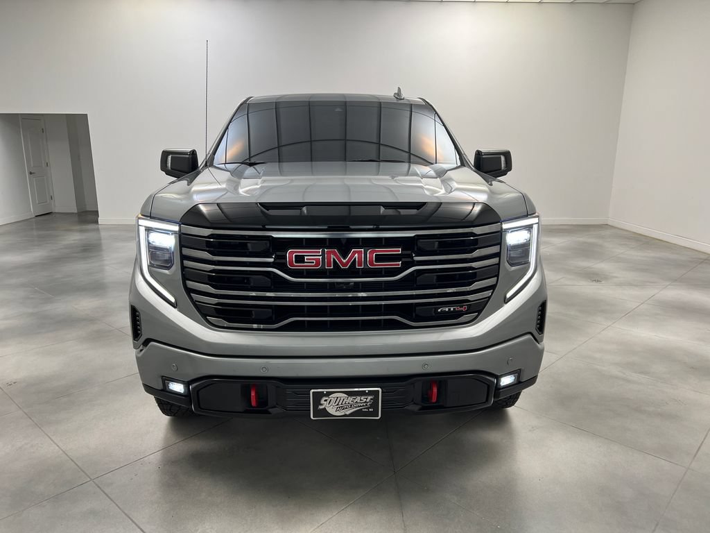 Used 2025 GMC Sierra 1500 AT4 AWD/4WD image 3