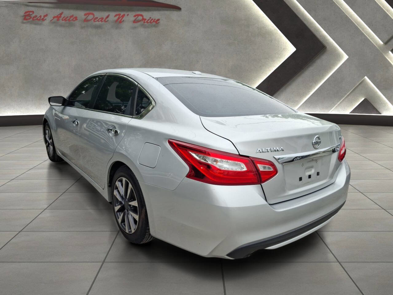 Used 2017 Nissan Altima 2.5 SV image 6
