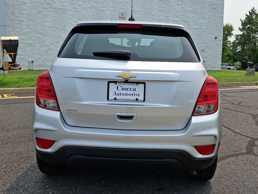 Used 2018 Chevrolet Trax LS FWD image 8