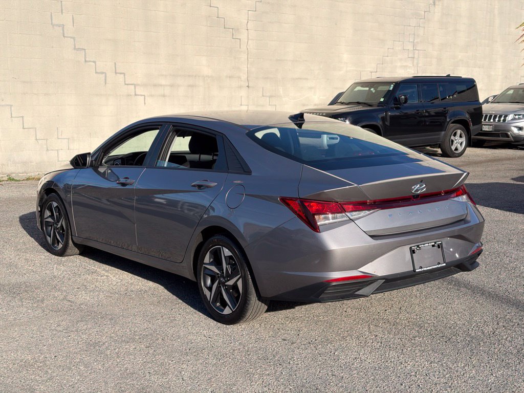 Used 2023 Hyundai Elantra SEL w/ Convenience Package FWD image 6