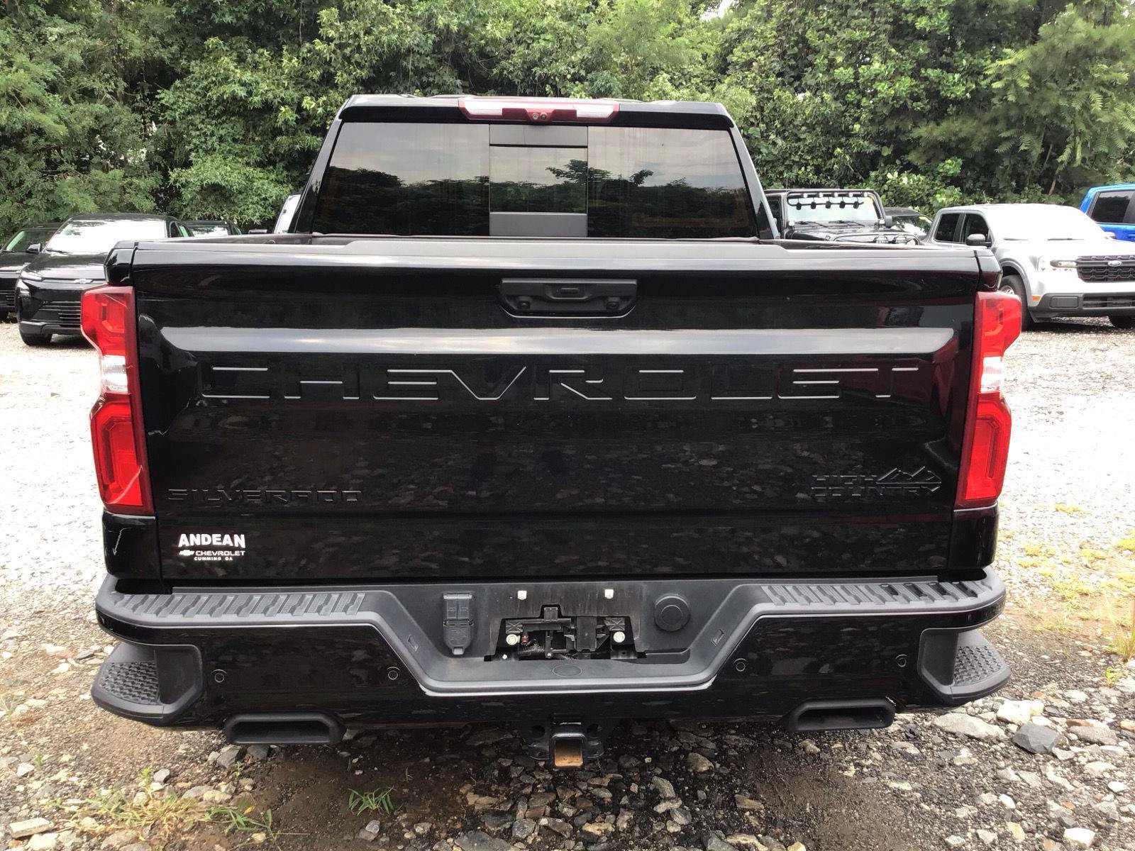 Used 2024 Chevrolet Silverado 1500 High Country w/ Midnight Edition AWD/4WD image 3
