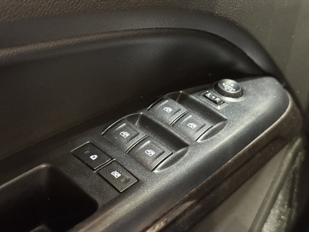 Used 2015 GMC Canyon SLT w/ Driver Alert Package image 33