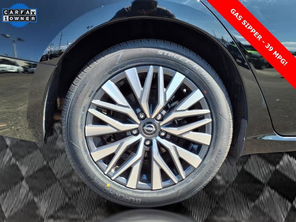 Used 2023 Nissan Altima 2.5 SV image 7