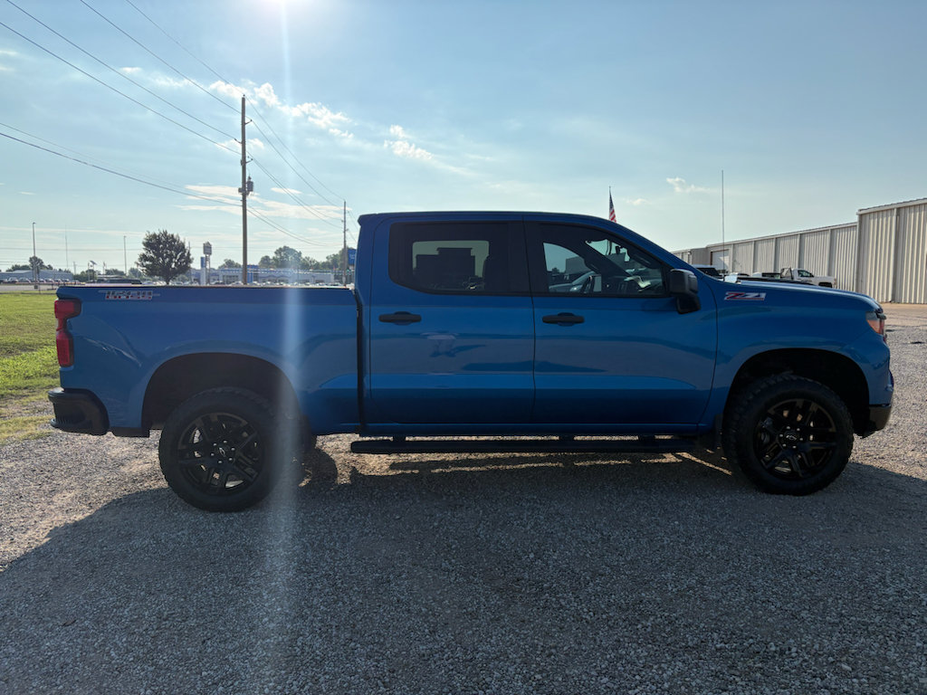 Used 2023 Chevrolet Silverado 1500 Custom Trail Boss AWD/4WD image 4