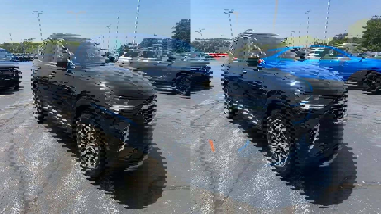 Certified 2022 Buick Envision Essence w/ Technology Package I image 2