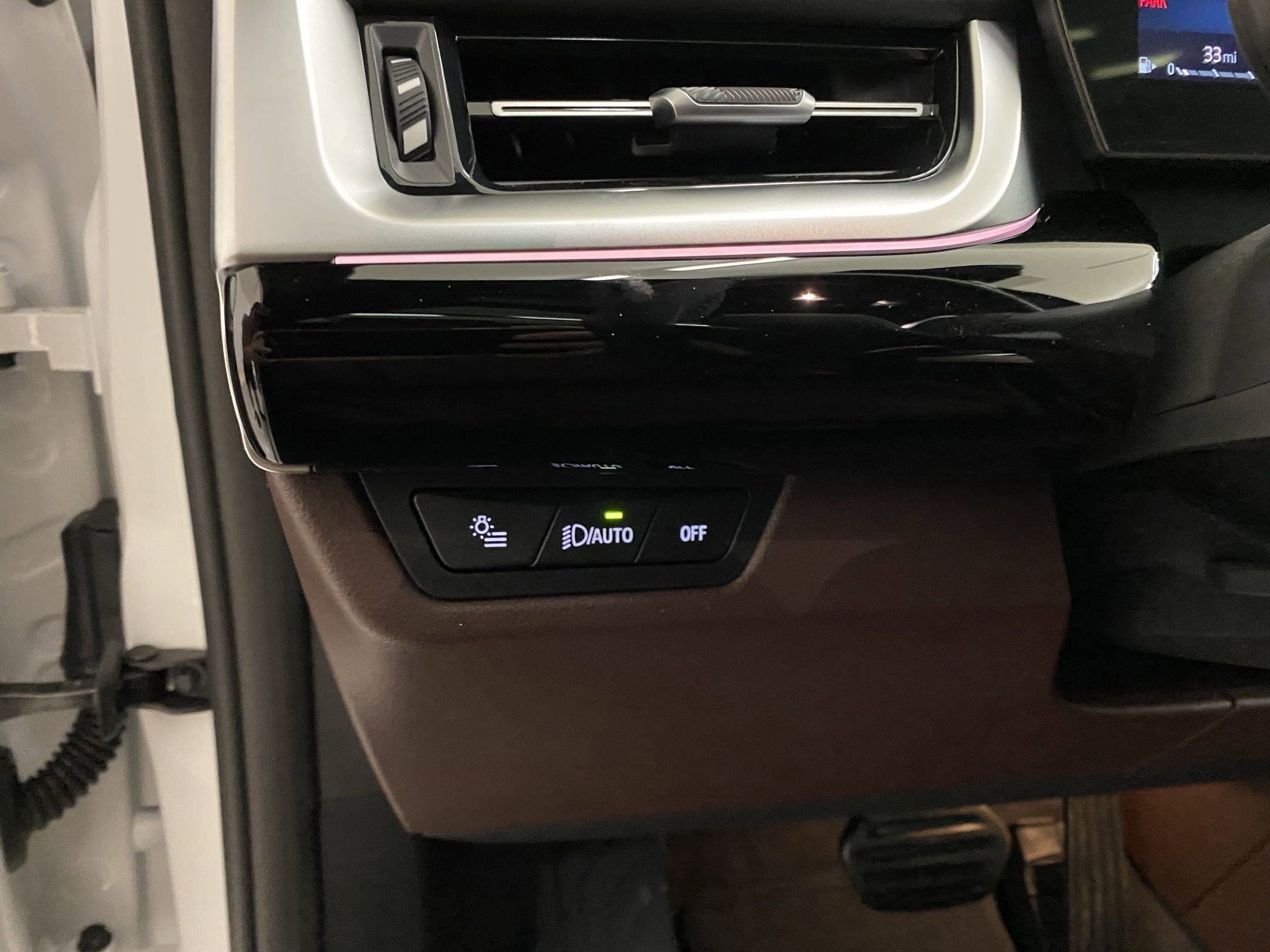 Used 2025 BMW X1 xDrive28i w/ Technology Package image 23