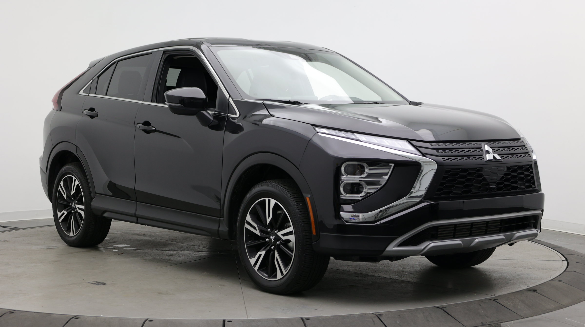 Used 2026 Mitsubishi Eclipse Cross SE AWD/4WD image 3