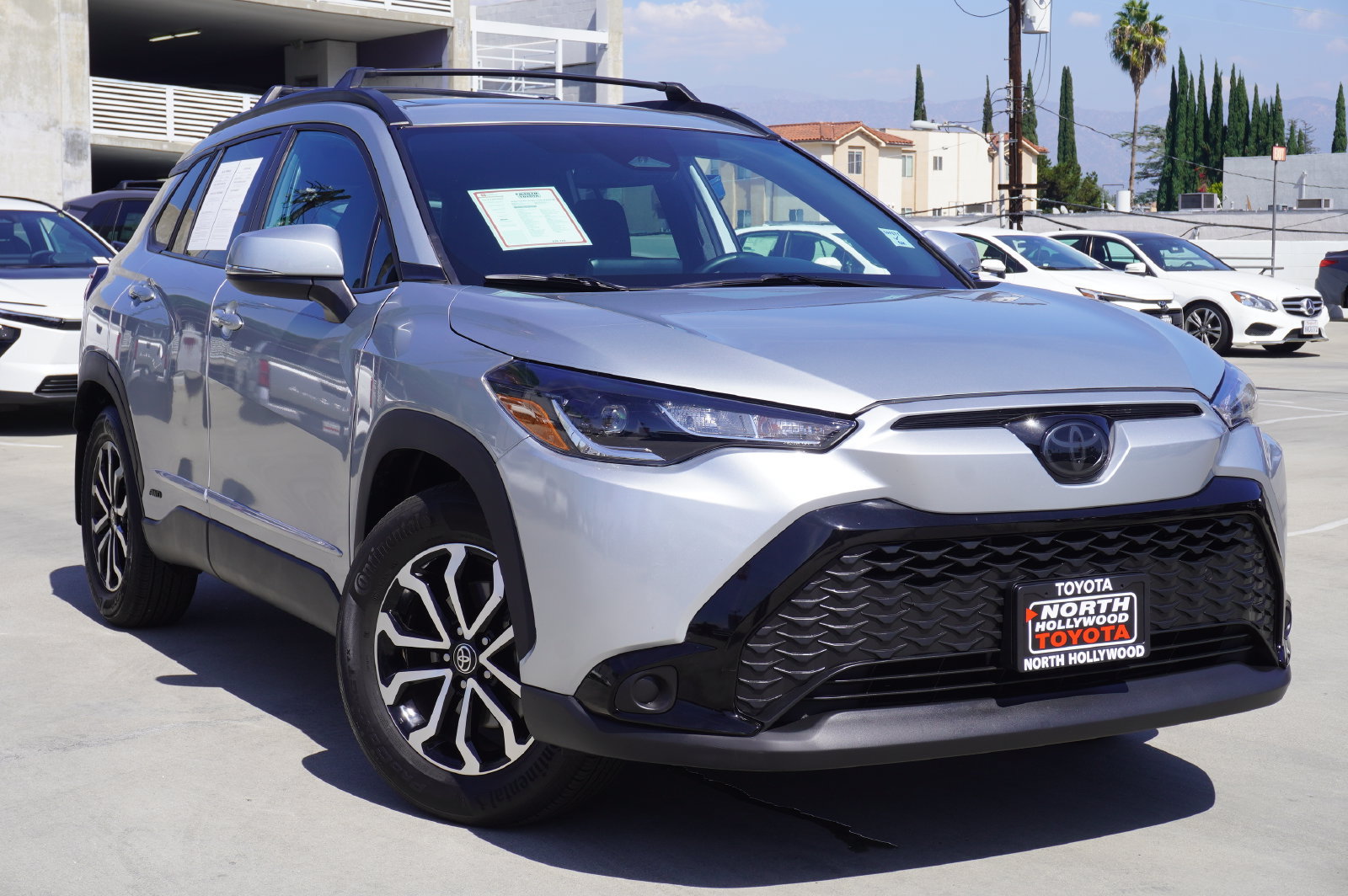 Certified 2024 Toyota Corolla Cross AWD Hybrid w/ Moonroof Package image 2